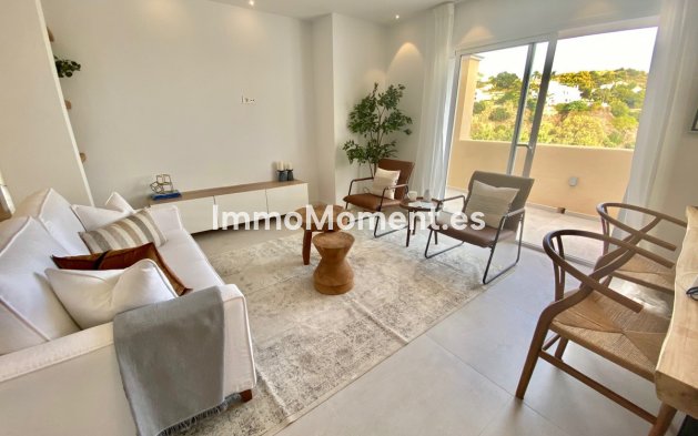 Resale - Apartment - Benahavís - La Quinta