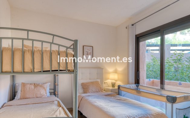 Resale - Apartment - Manilva - La Duquesa