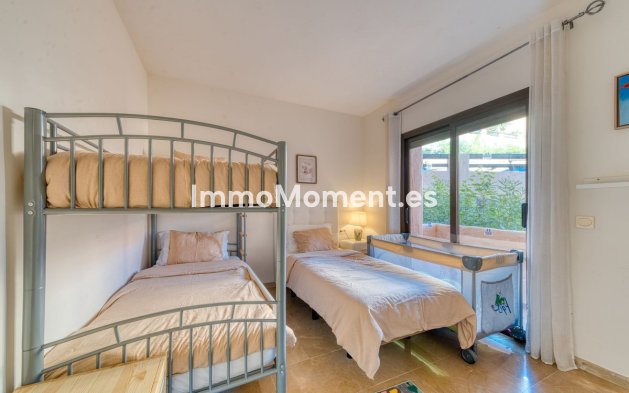 Resale - Apartment - Manilva - La Duquesa