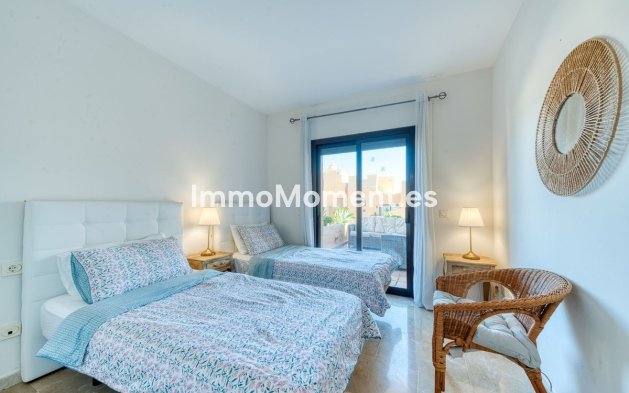 Resale - Apartment - Manilva - La Duquesa