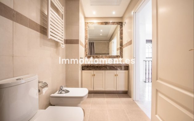 Revente - Maison mitoyenne - Estepona  - Estepona Centro