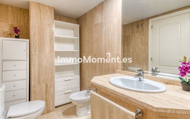 Resale - Apartment - Marbella - Elviria