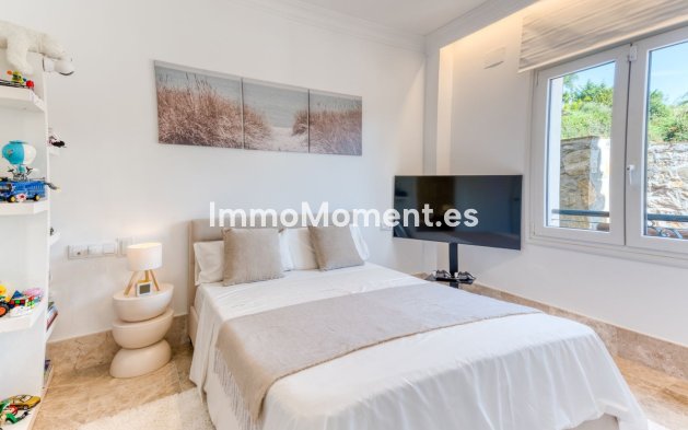 Resale - Villa - Marbella - Santa Clara