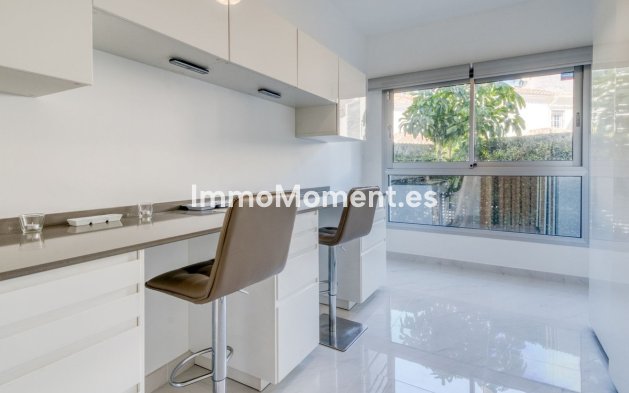 Wiederverkauf - Wohnung - Estepona  - Estepona Centro