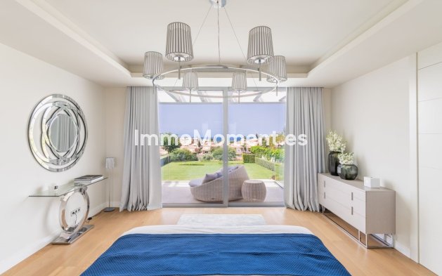 Resale - Villa - Marbella - Santa Clara