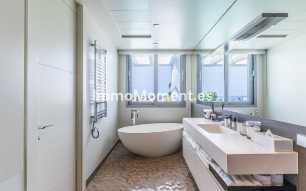 Resale - Villa - Marbella - Santa Clara