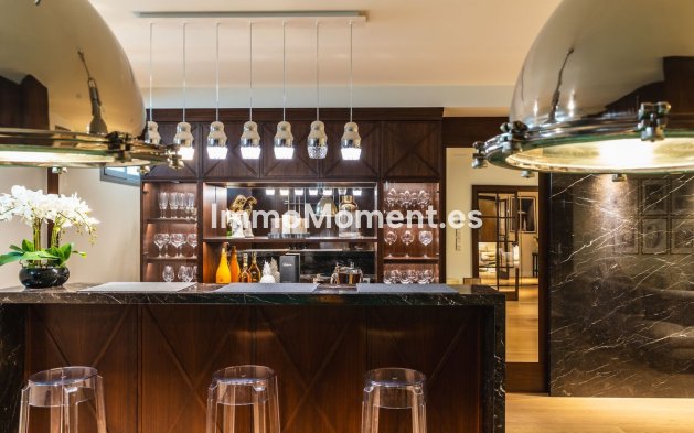 Resale - Villa - Marbella - Santa Clara