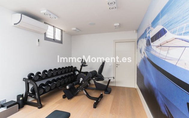 Resale - Villa - Marbella - Santa Clara