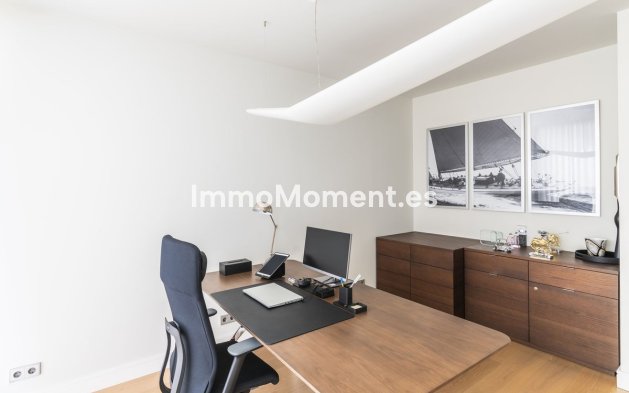 Resale - Villa - Marbella - Santa Clara