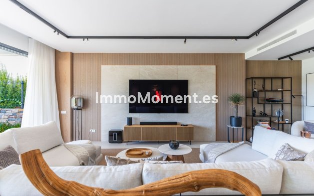 Resale - Villa - Marbella - Santa Clara