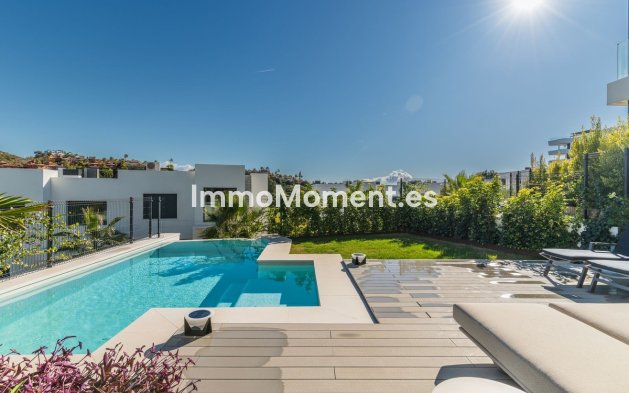 Resale - Villa - Marbella - Santa Clara