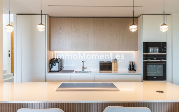 Resale - Villa - Marbella - Santa Clara