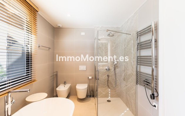 Resale - Villa - Marbella - Santa Clara