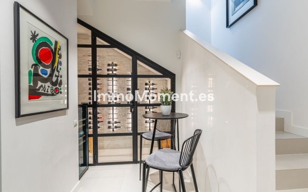 Resale - Villa - Marbella - Santa Clara