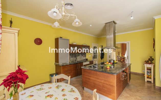 Wiederverkauf - Villa - Estepona  - Estepona Centro