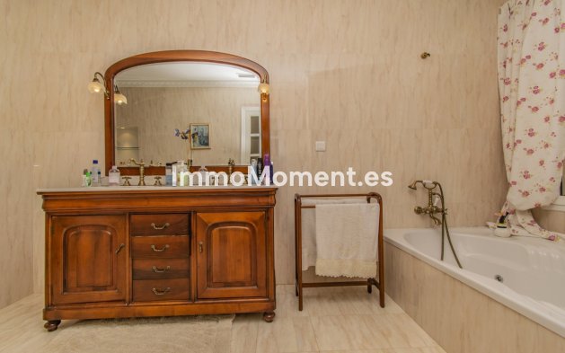 Wiederverkauf - Villa - Estepona  - Estepona Centro