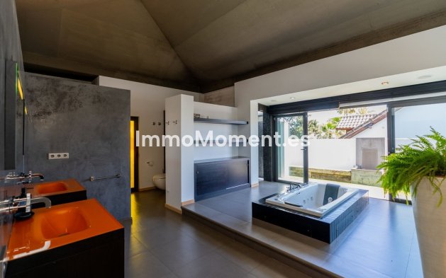 Wiederverkauf - Villa - Estepona  - New Golden Mile