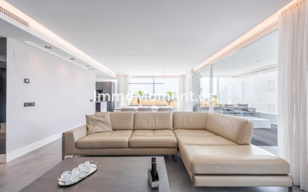 Resale - Apartment - Benahavís - La Quinta