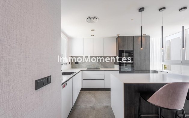 Resale - Apartment - Benahavís - La Quinta