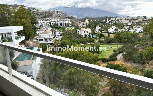 Resale - Apartment - Benahavís - La Quinta