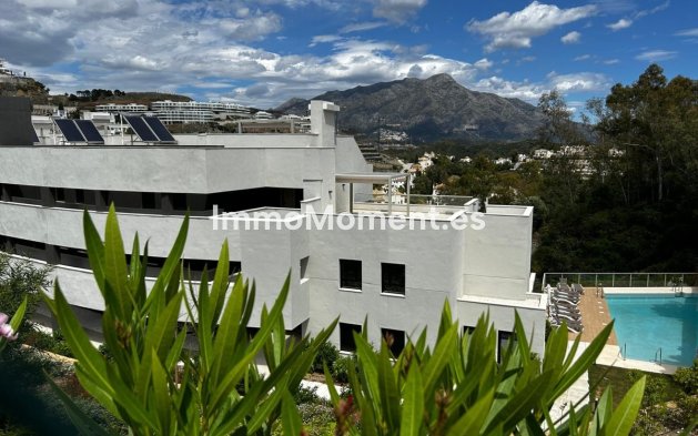 Resale - Apartment - Benahavís - La Quinta