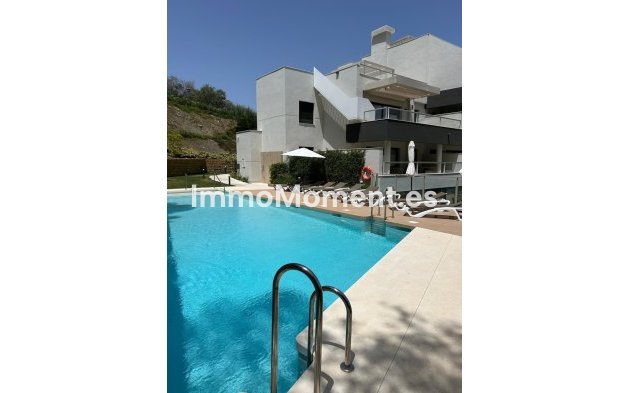 Resale - Apartment - Benahavís - La Quinta