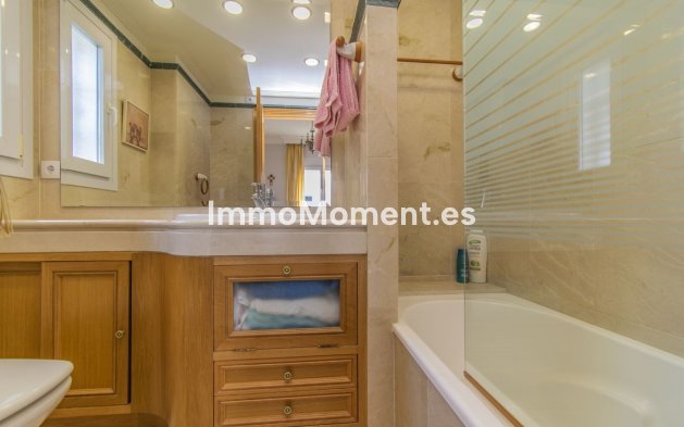 Resale - Villa - Marbella - Santa Clara