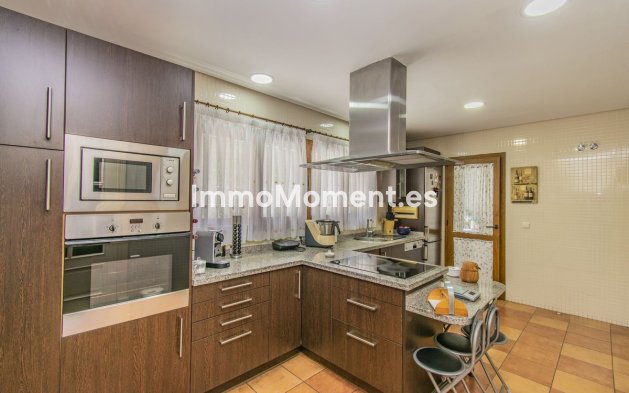 Wiederverkauf - Villa - Marbella - Nagüeles