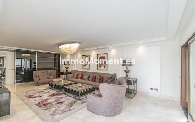 Resale - Apartment - Estepona - Estepona Centro