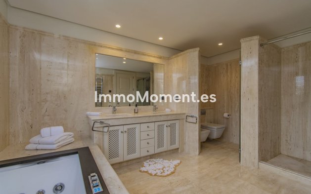 Resale - Apartment - Estepona - Estepona Centro