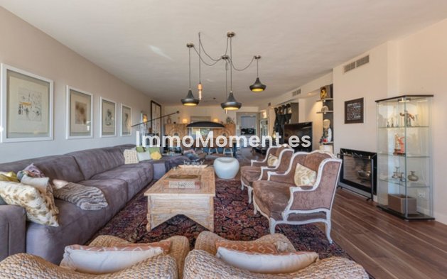 Resale - Apartment - Estepona - Atalaya