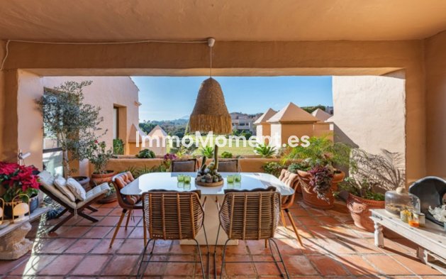 Resale - Apartment - Estepona - Atalaya