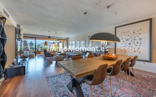 Resale - Apartment - Estepona - Atalaya