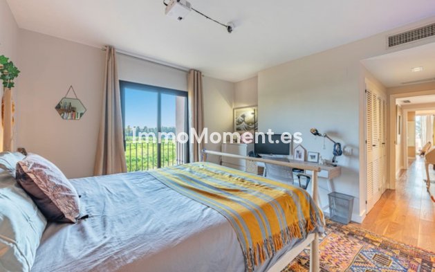Resale - Apartment - Estepona - Atalaya