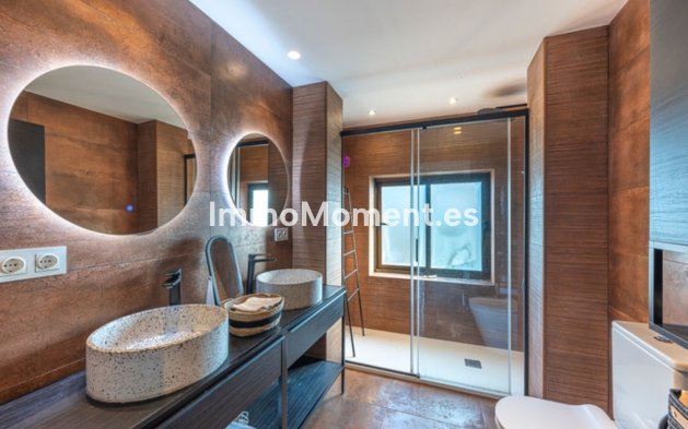 Resale - Apartment - Estepona - Atalaya