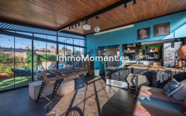 Resale - Apartment - Estepona - Atalaya