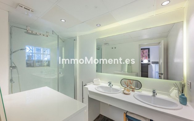 Resale - Apartment - Estepona - Atalaya