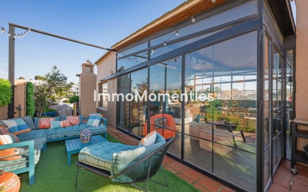 Resale - Apartment - Estepona - Atalaya