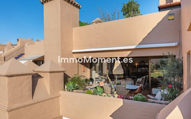 Resale - Apartment - Estepona - Atalaya