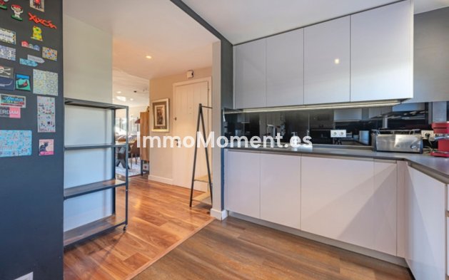 Resale - Apartment - Estepona - Atalaya