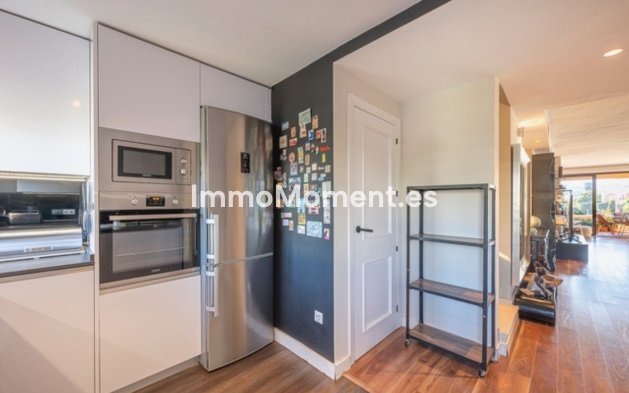 Resale - Apartment - Estepona - Atalaya