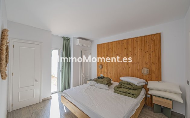 Resale - Apartment - Marbella - Elviria