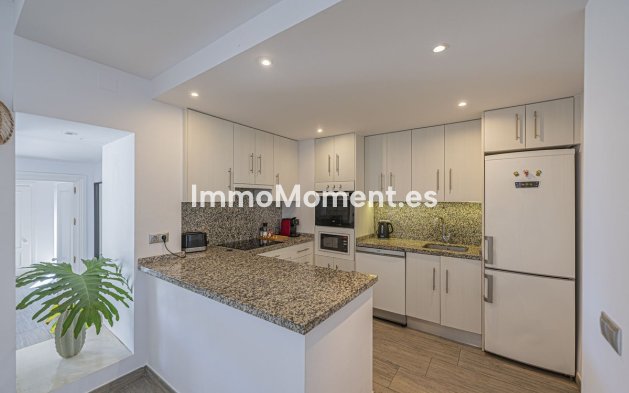 Resale - Apartment - Marbella - Elviria