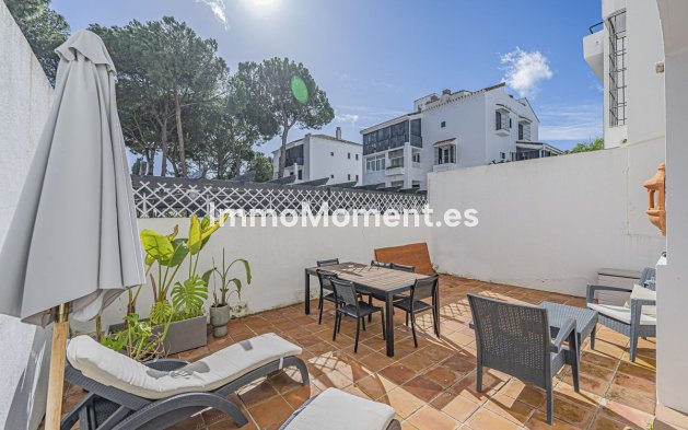 Resale - Apartment - Marbella - Elviria