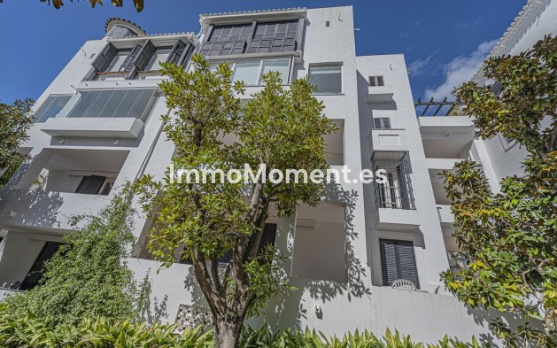 Resale - Apartment - Marbella - Elviria