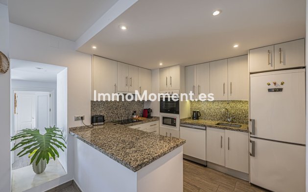 Resale - Apartment - Marbella - Elviria