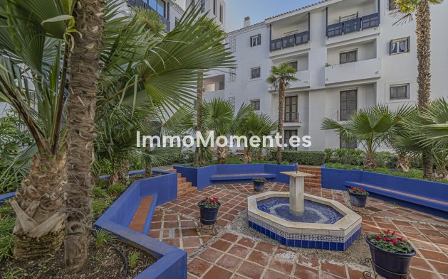 Resale - Apartment - Marbella - Elviria