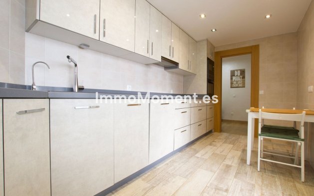 Wiederverkauf - Wohnung - Marbella - Nueva Andalucía