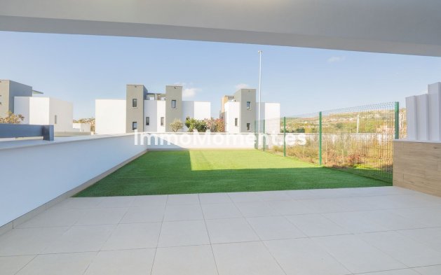 Resale - Villa - Estepona - Atalaya