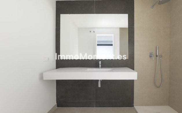 Resale - Villa - Estepona - Atalaya